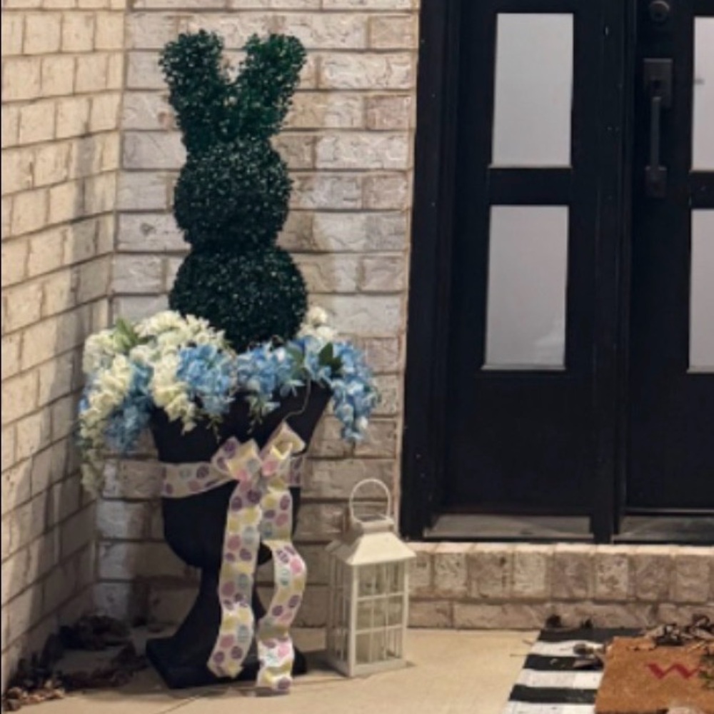 Decorative Topiary Bunny on stick 35.4 Inch